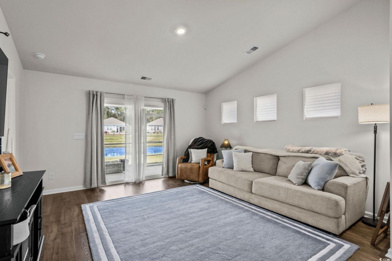 1551 Jardine Loop Photo 10