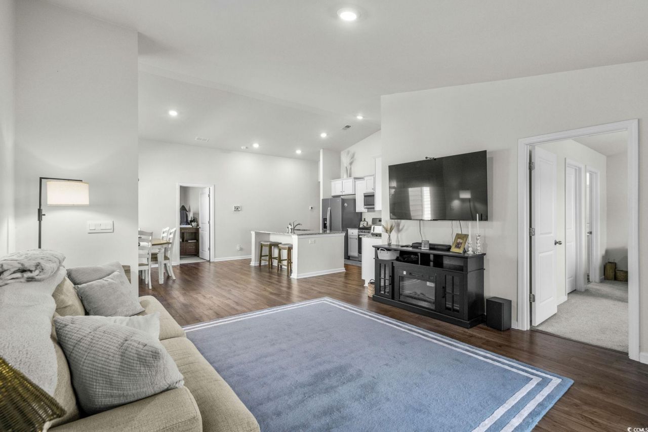 1551 Jardine Loop Photo 12