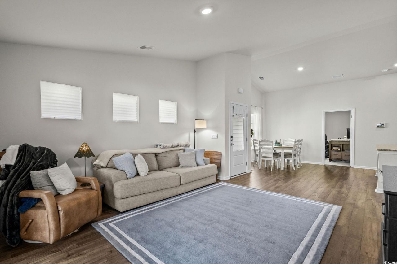 1551 Jardine Loop Photo 13