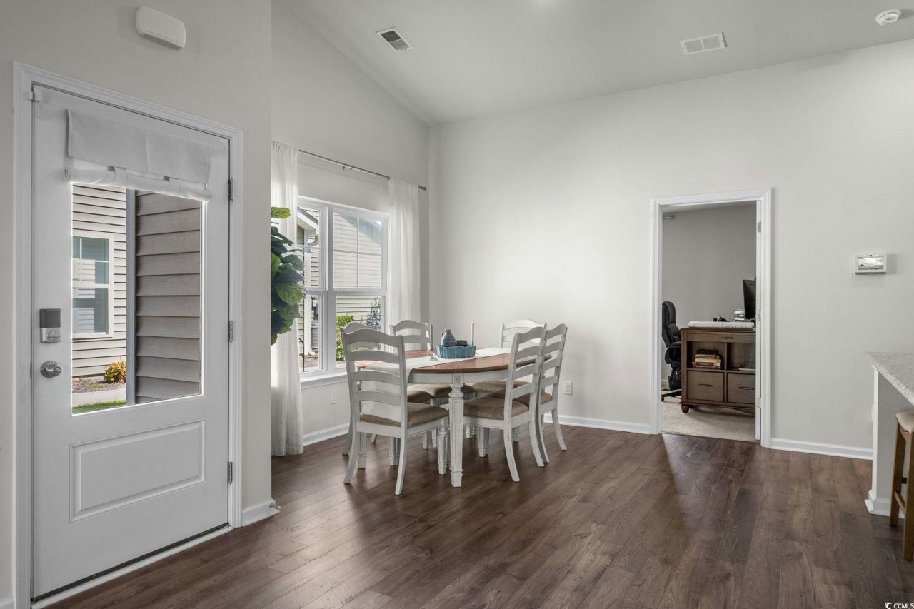 1551 Jardine Loop Photo 14