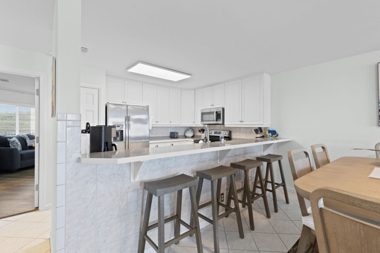 9002 Palmetto Drive Photo 10