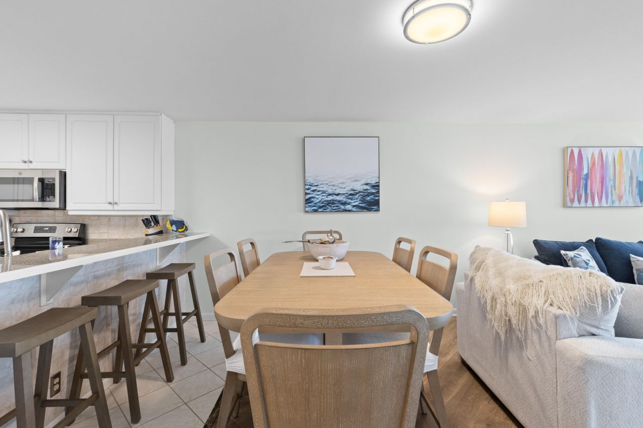 9002 Palmetto Drive Photo 11