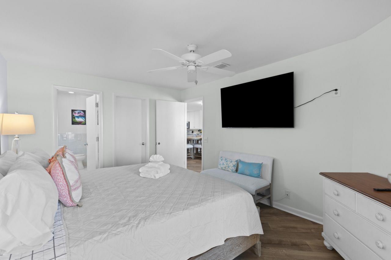 9002 Palmetto Drive Photo 15