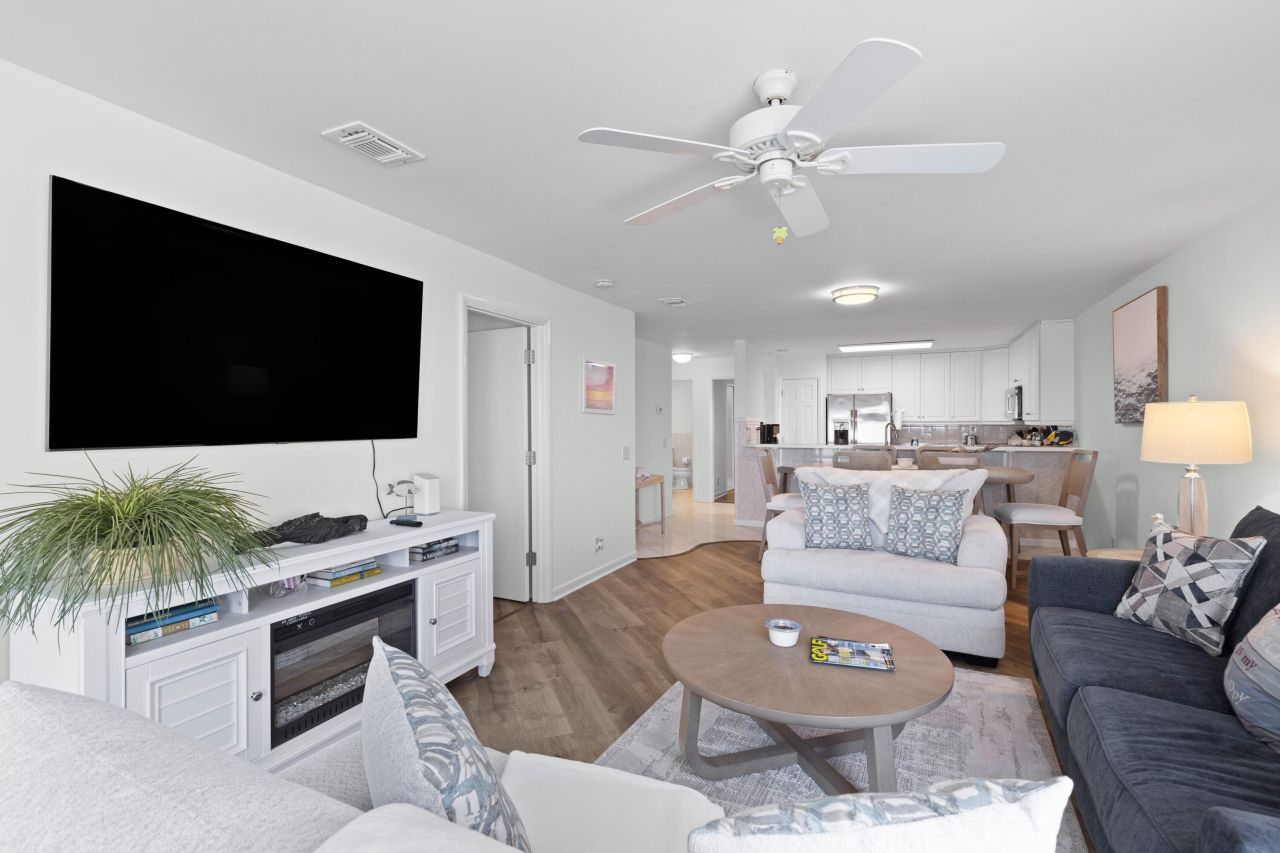 9002 Palmetto Drive Photo 6