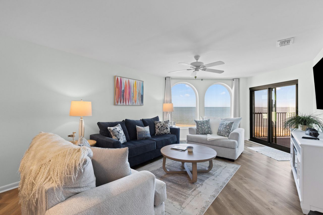 9002 Palmetto Drive Photo 7