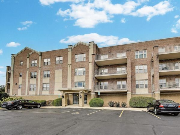 1200 S Prospect Avenue, Unit 108, Elmhurst, IL 60126