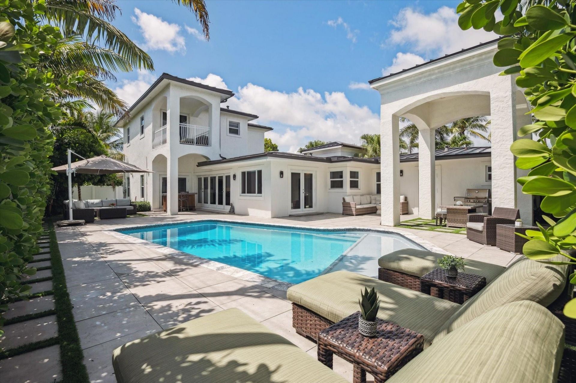 2516 NE 26th Ave, Fort Lauderdale, FL 33305 Main Photo