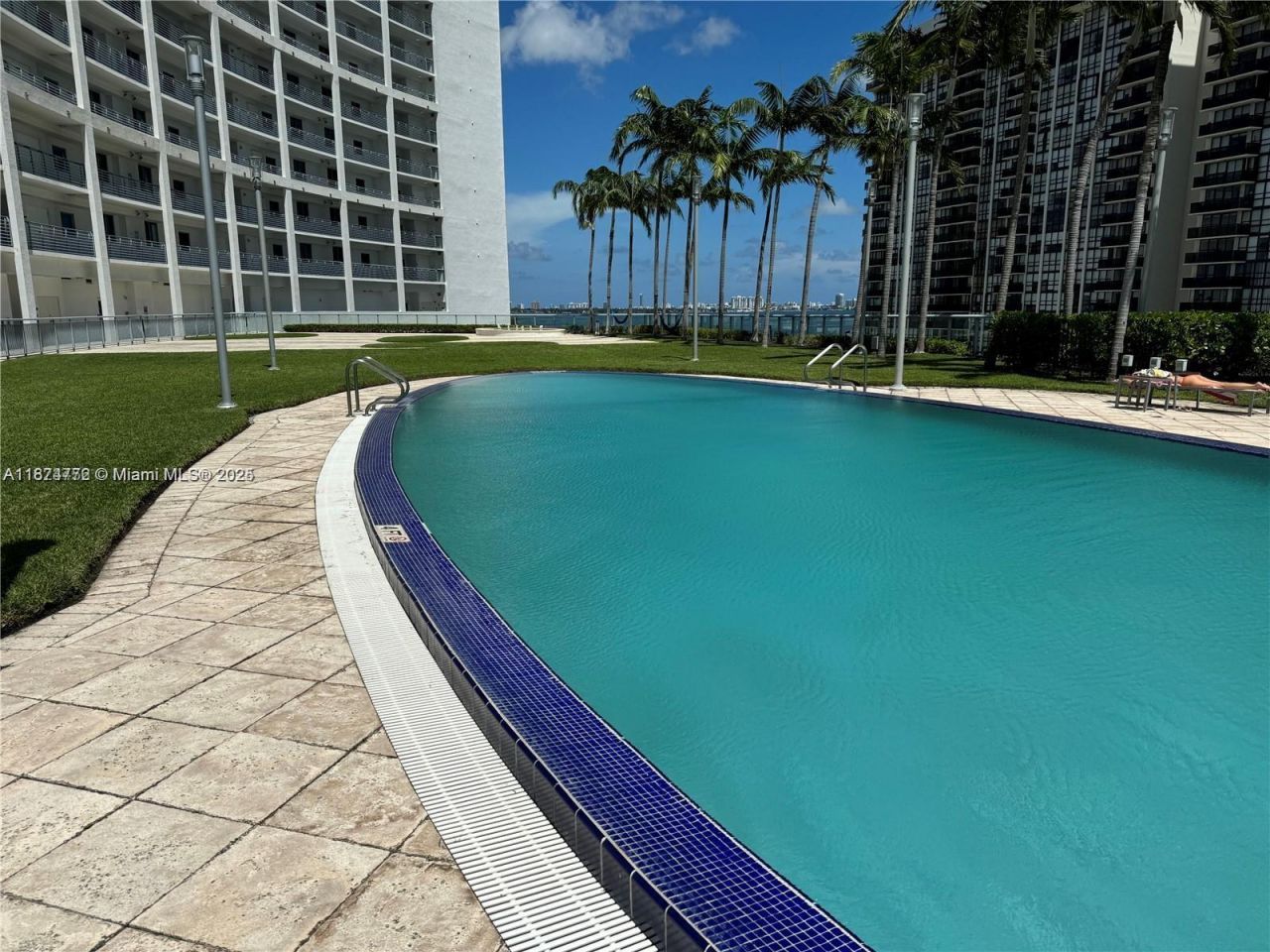 601 NE 36th St, Unit 806, Miami, FL 33137 Photo