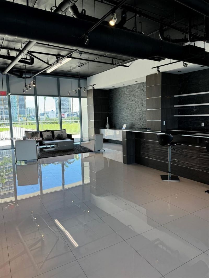 601 NE 36th St, Unit 806, Miami, FL 33137 Photo