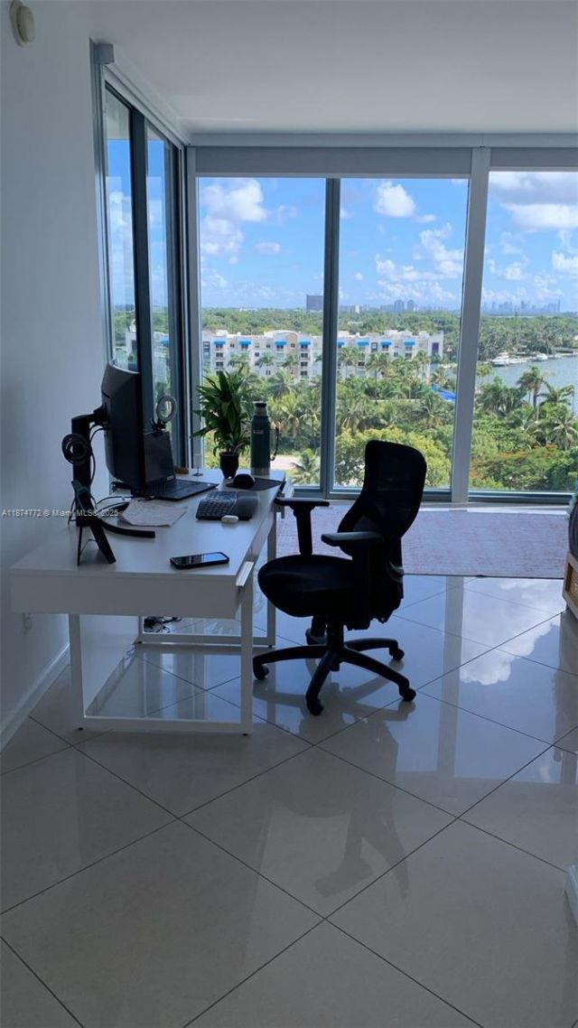 601 NE 36th St, Unit 806, Miami, FL 33137 Photo