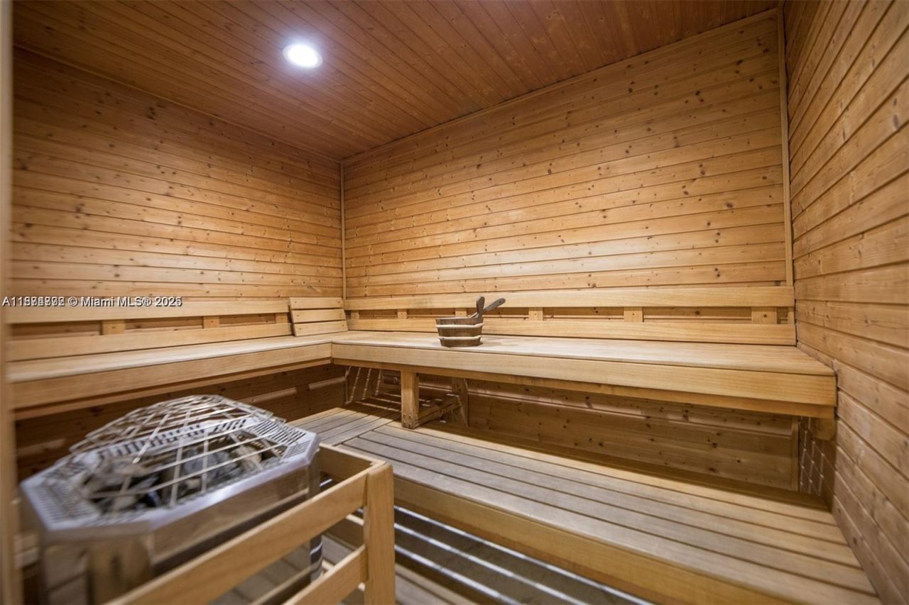 601 NE 36th St, Unit 806, Miami, FL 33137 Photo