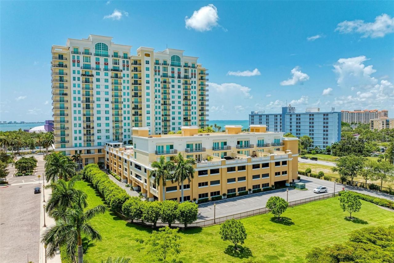 800 N Tamiami Trail, Unit 212, Sarasota, FL 34236 Photo