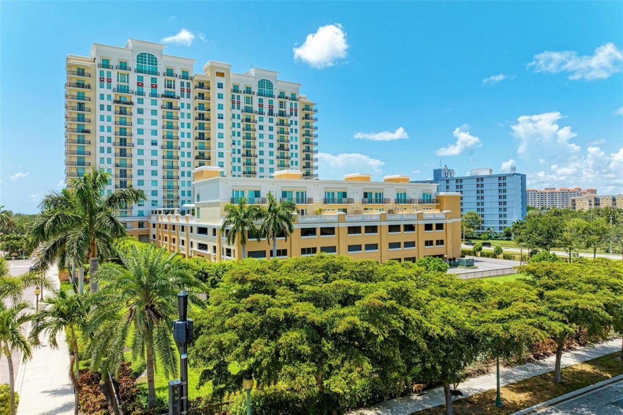 800 N Tamiami Trail, Unit 212, Sarasota, FL 34236 Photo