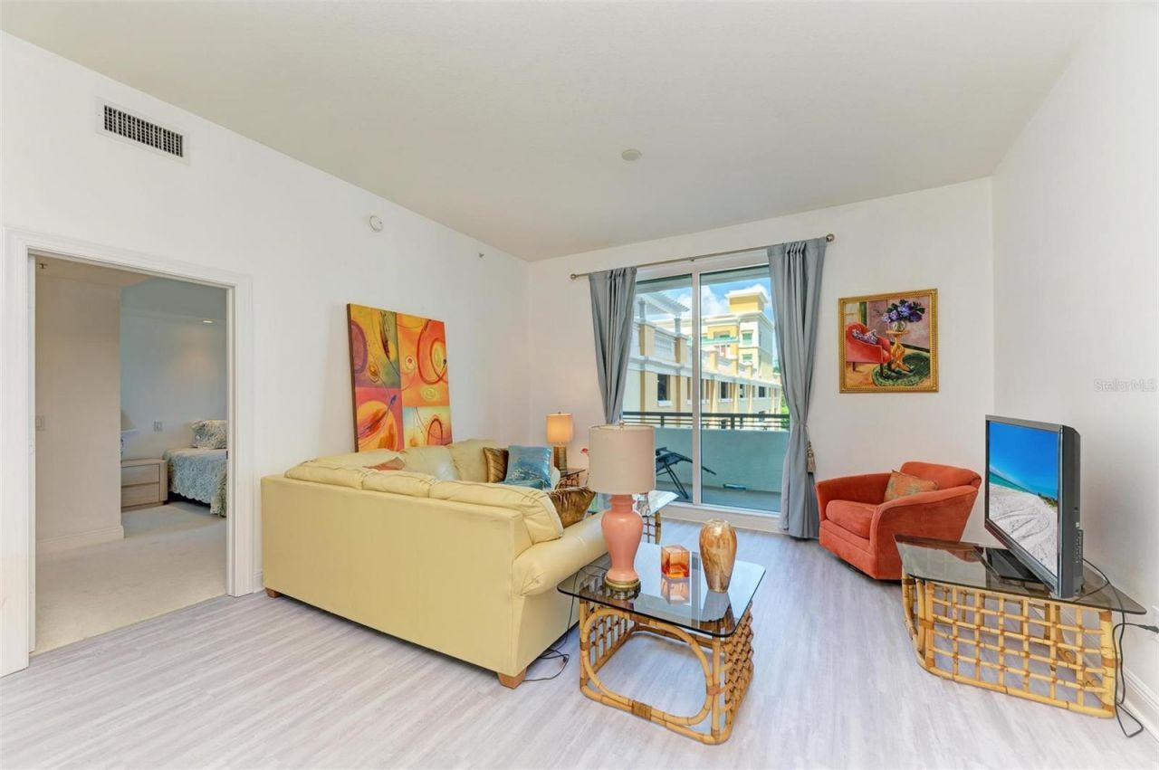 800 N Tamiami Trail, Unit 212, Sarasota, FL 34236 Photo