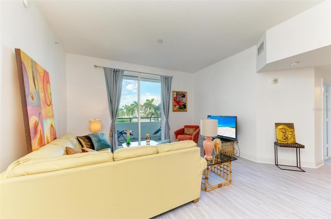 800 N Tamiami Trail, Unit 212, Sarasota, FL 34236 Photo