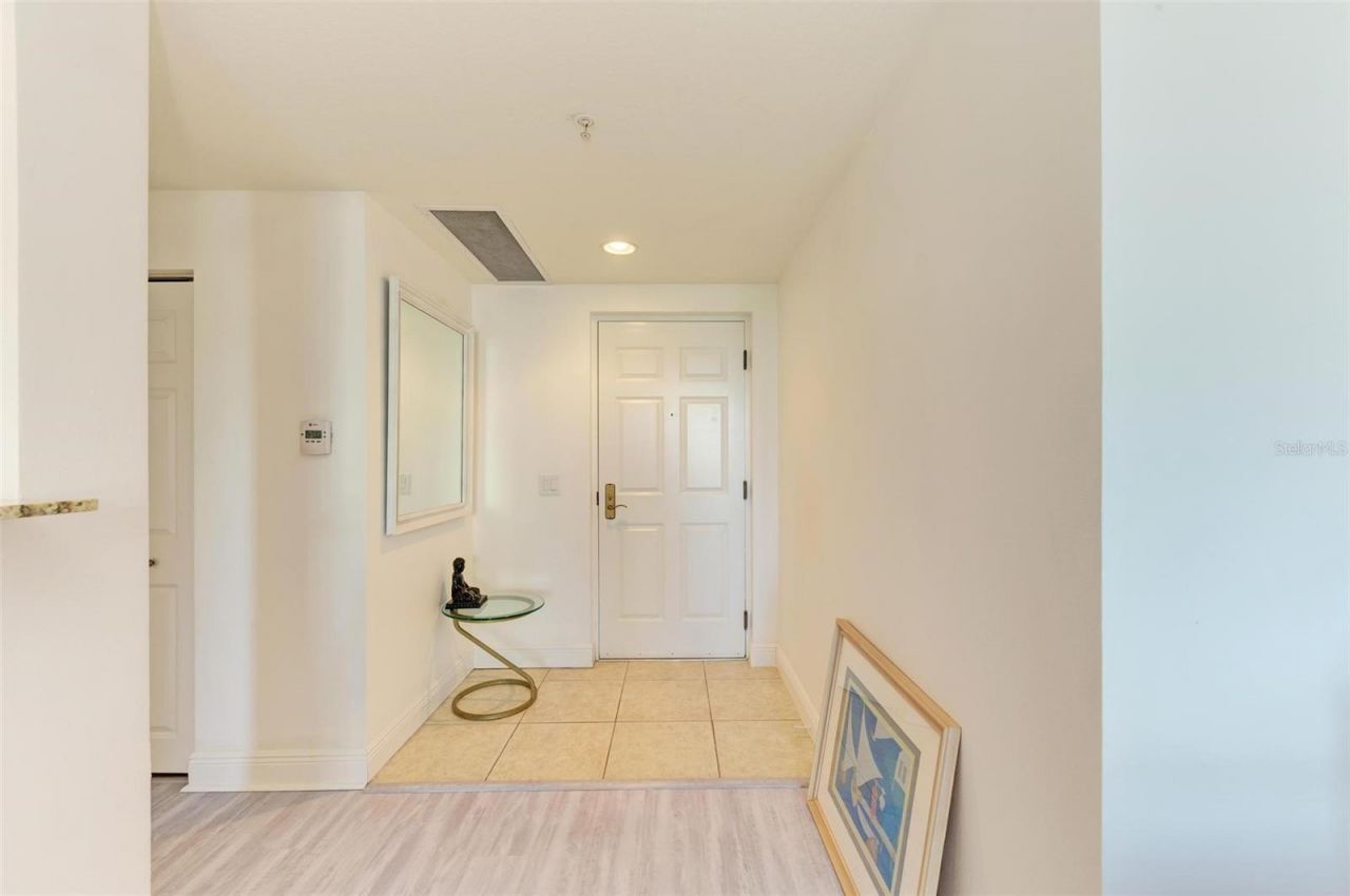 800 N Tamiami Trail, Unit 212, Sarasota, FL 34236 Photo