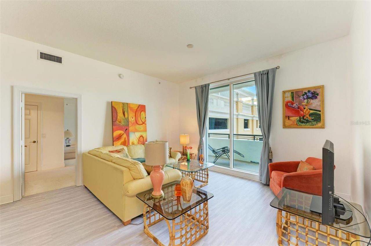 800 N Tamiami Trail, Unit 212, Sarasota, FL 34236 Photo