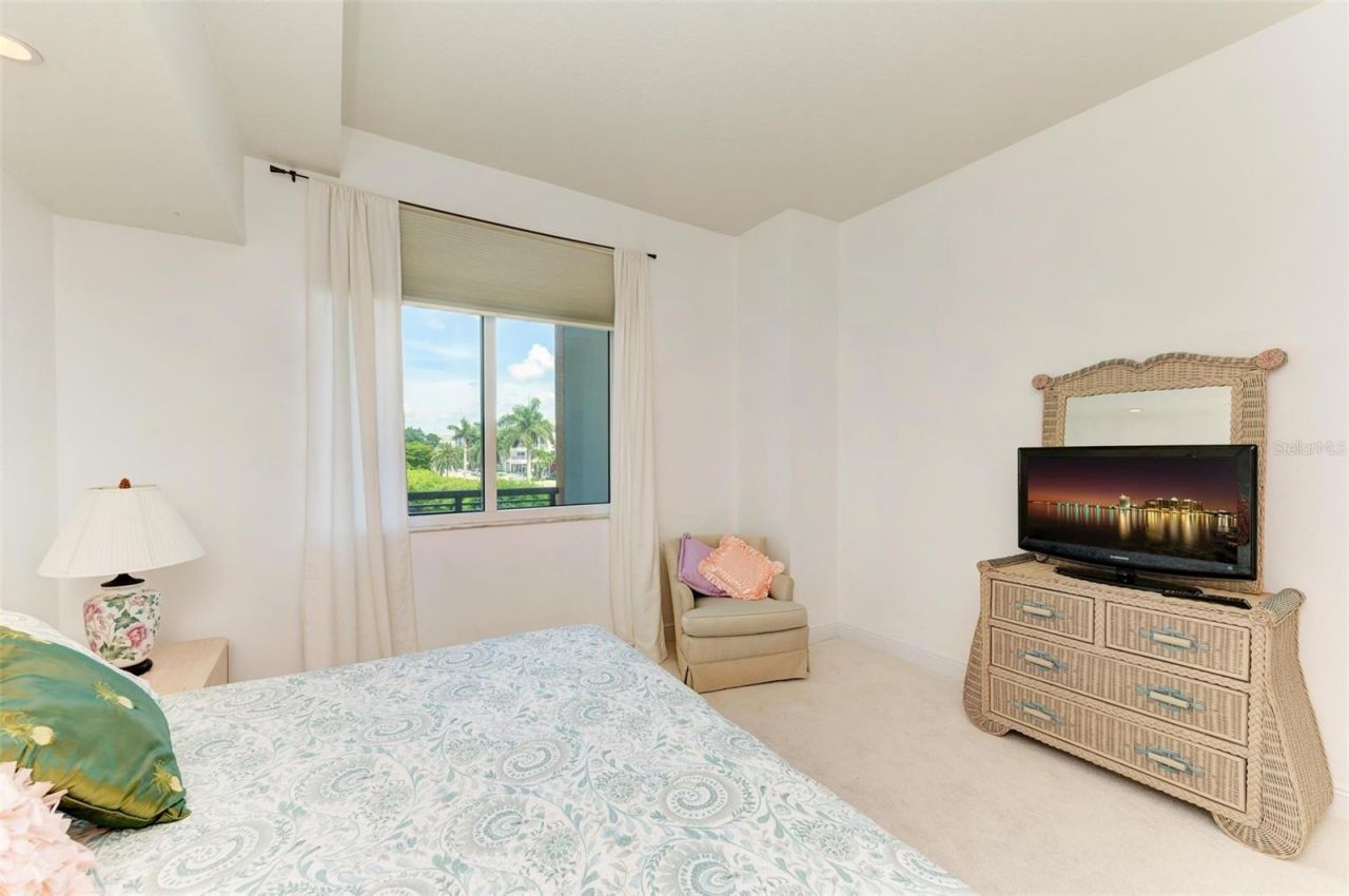 800 N Tamiami Trail, Unit 212, Sarasota, FL 34236 Photo