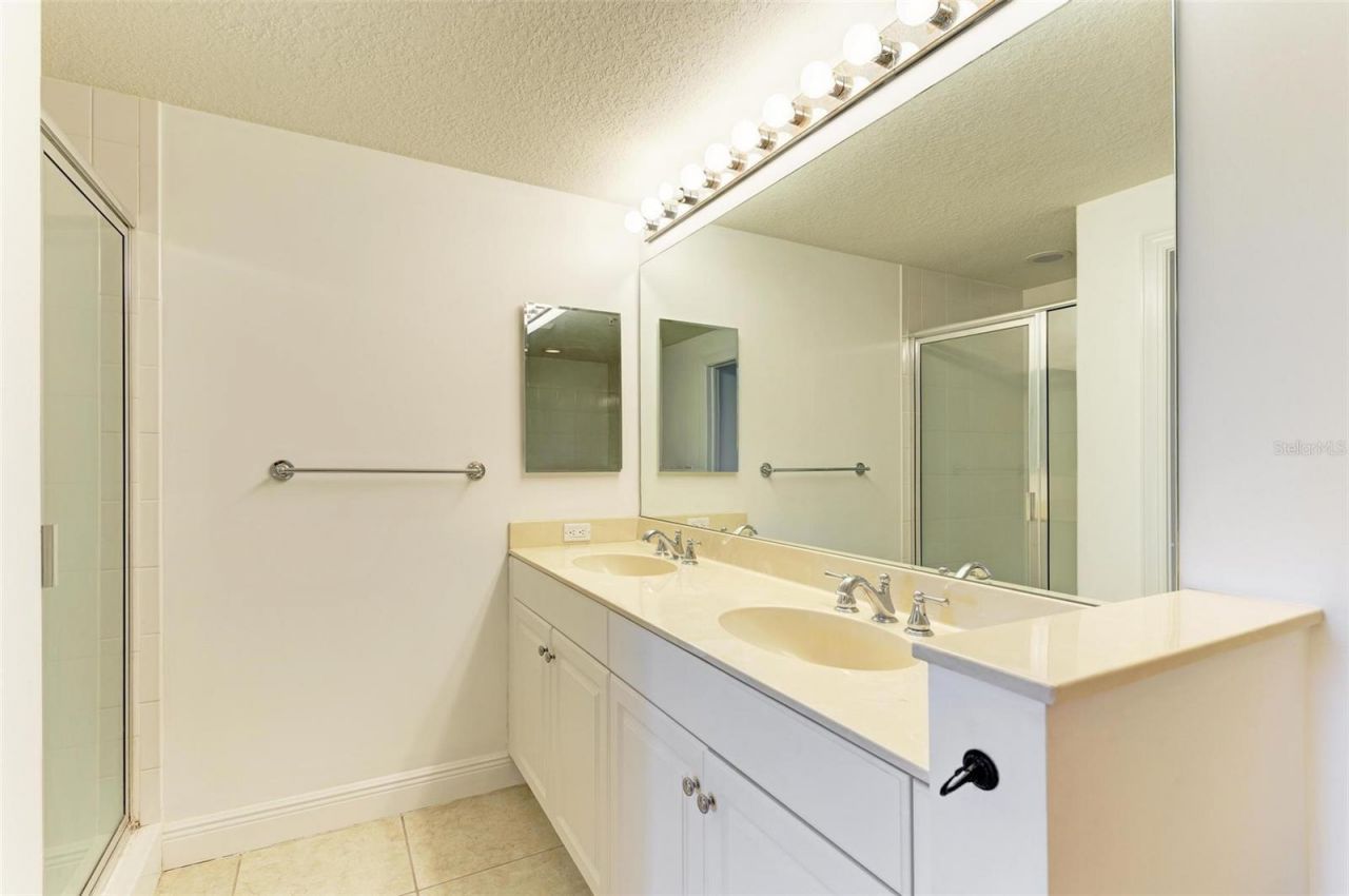 800 N Tamiami Trail, Unit 212, Sarasota, FL 34236 Photo