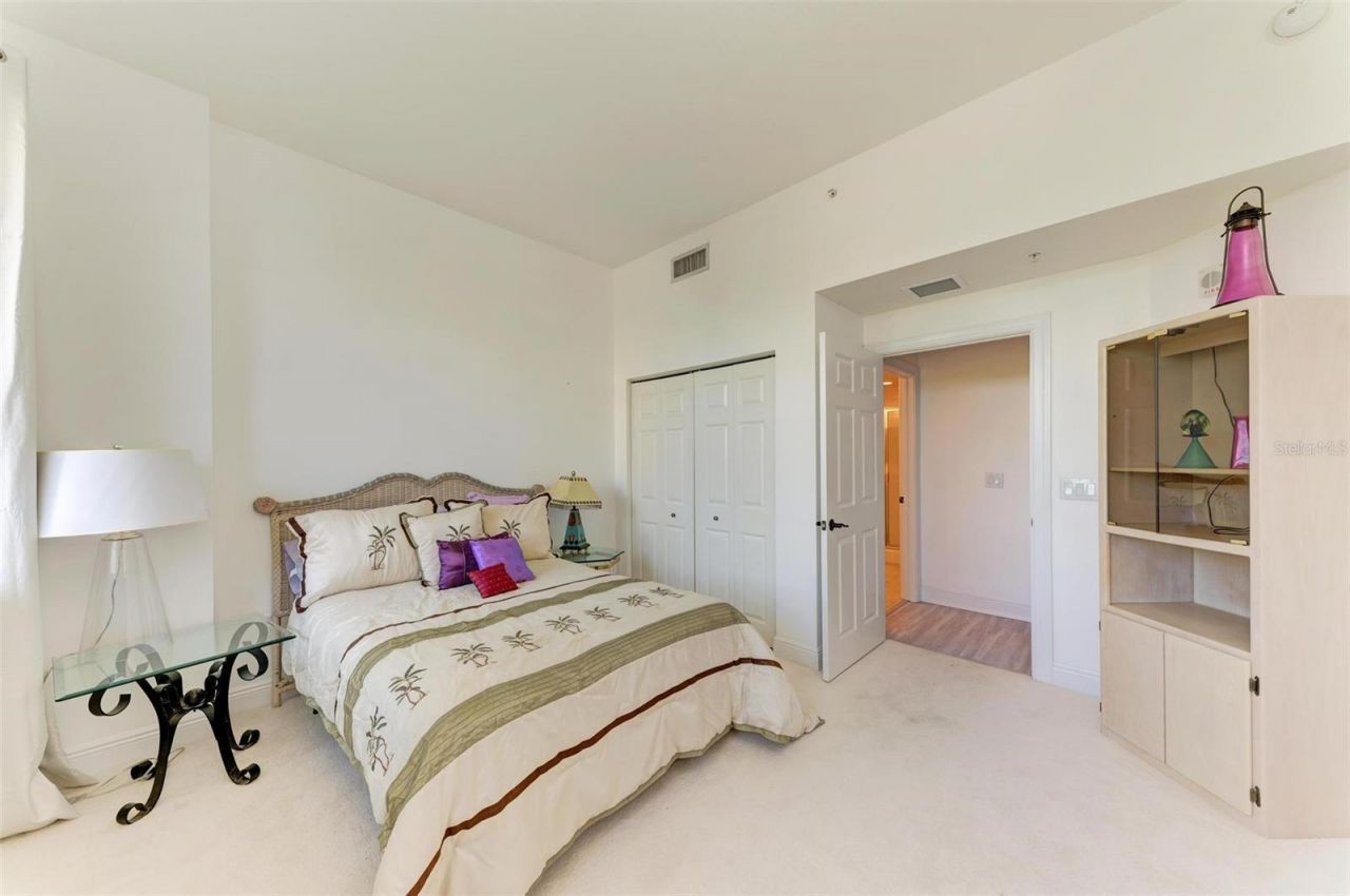 800 N Tamiami Trail, Unit 212, Sarasota, FL 34236 Photo