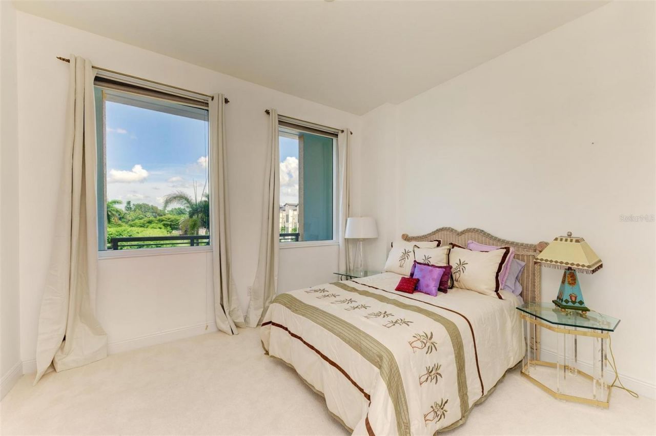 800 N Tamiami Trail, Unit 212, Sarasota, FL 34236 Photo