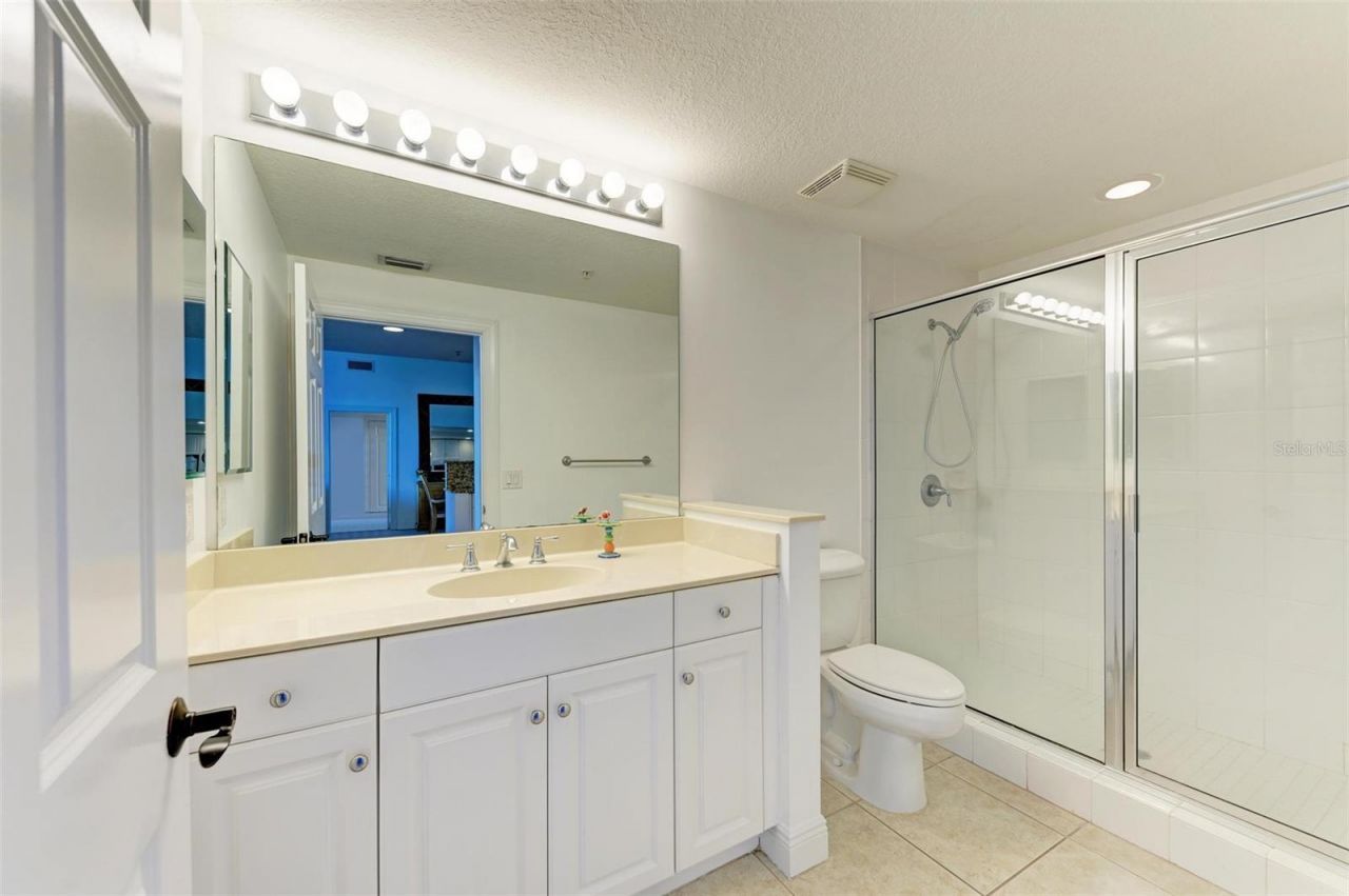 800 N Tamiami Trail, Unit 212, Sarasota, FL 34236 Photo