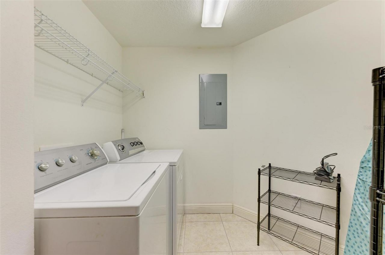 800 N Tamiami Trail, Unit 212, Sarasota, FL 34236 Photo