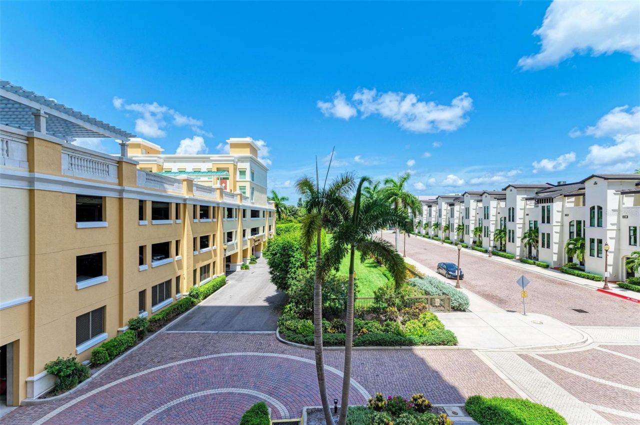 800 N Tamiami Trail, Unit 212, Sarasota, FL 34236 Photo