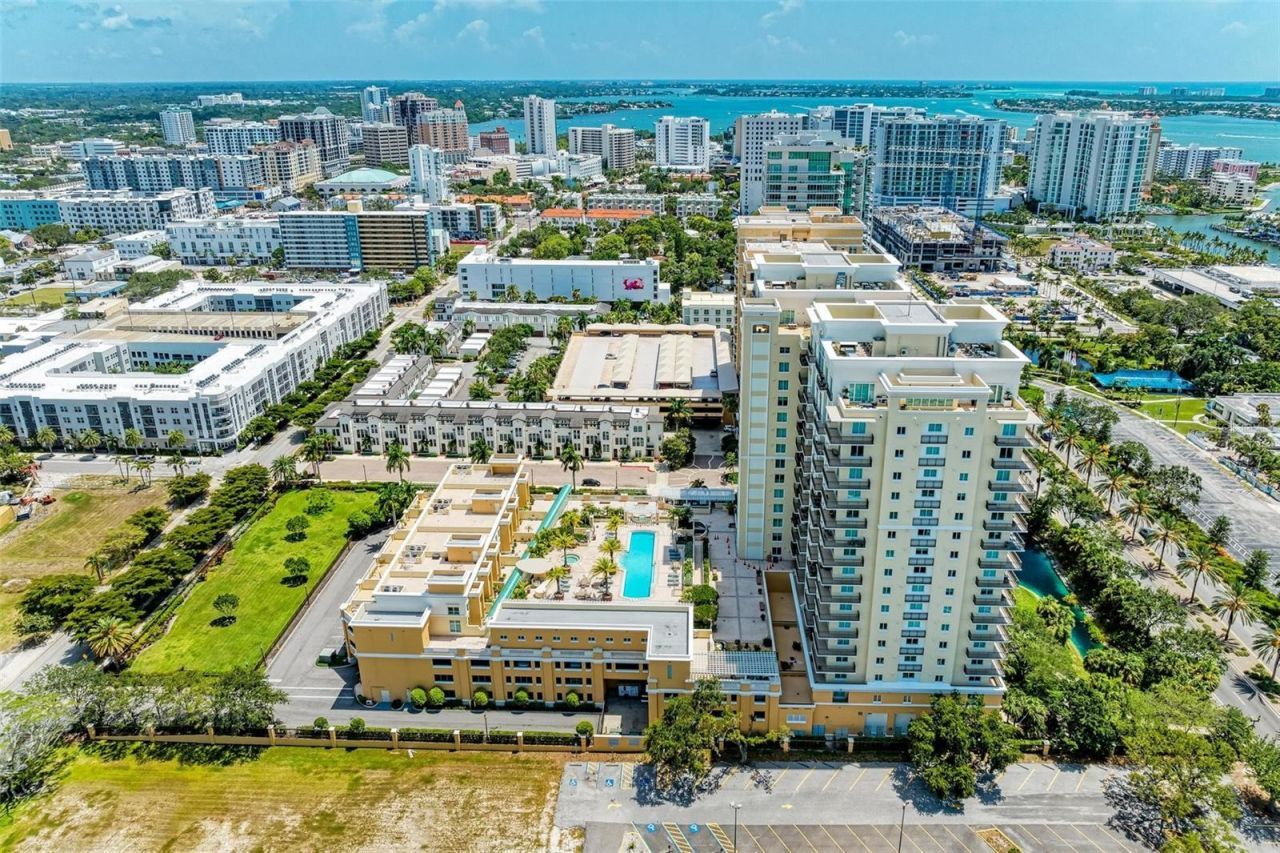 800 N Tamiami Trail, Unit 212, Sarasota, FL 34236 Photo