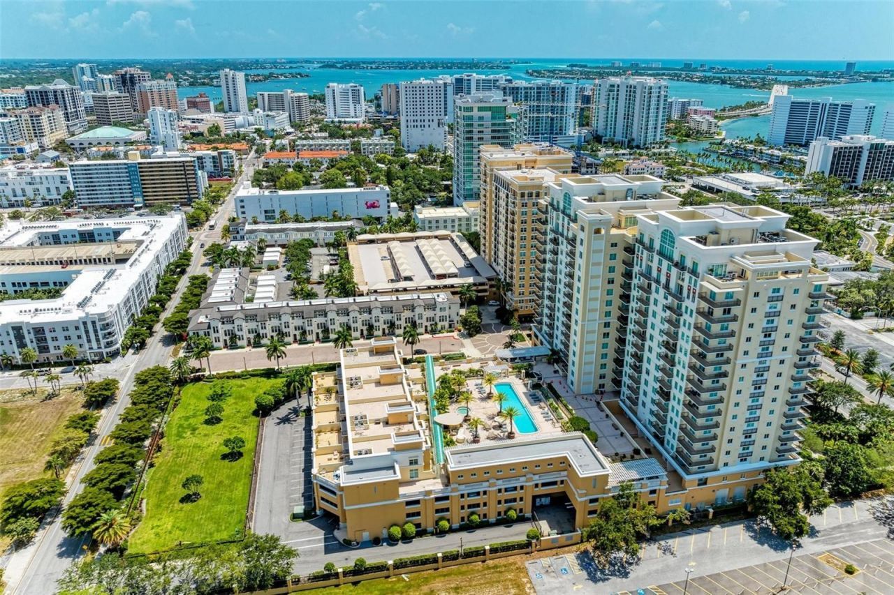 800 N Tamiami Trail, Unit 212, Sarasota, FL 34236 Photo