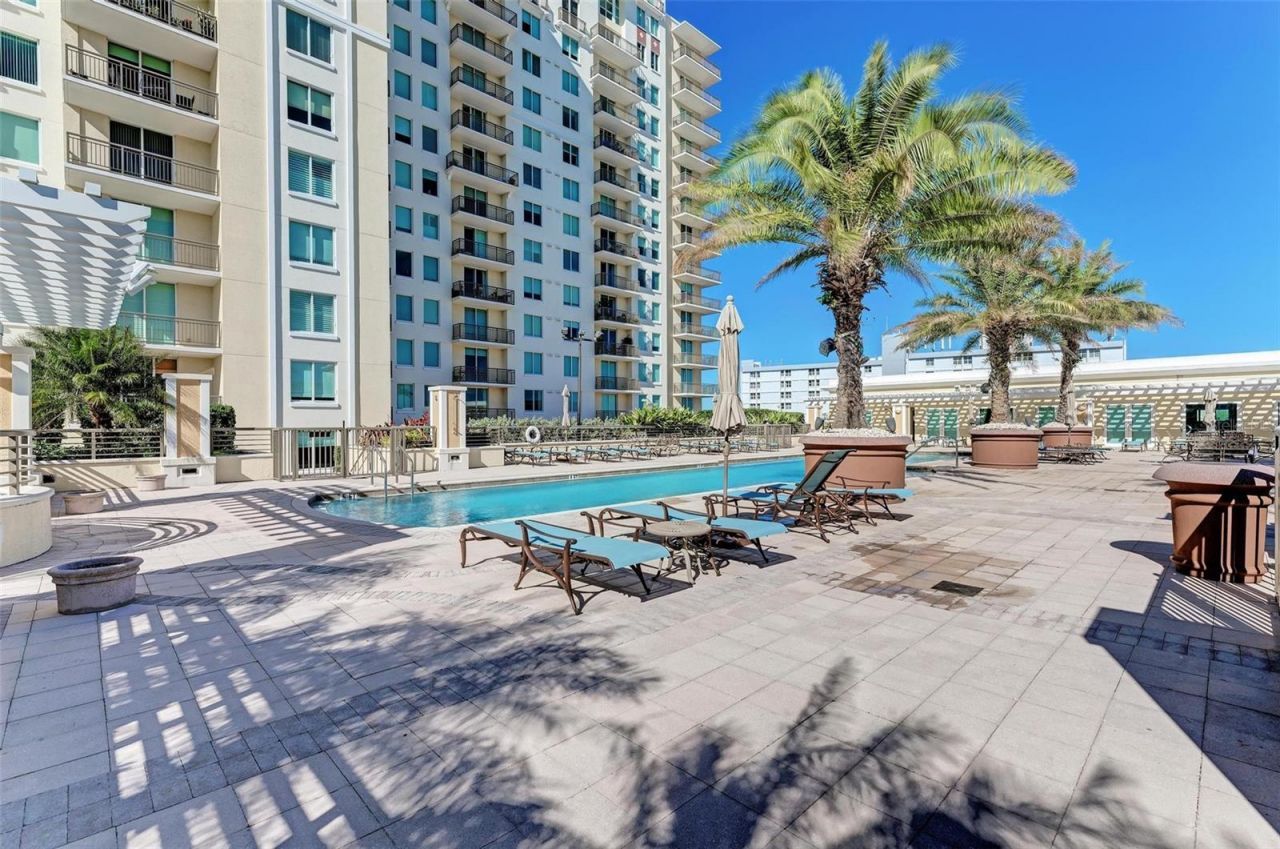 800 N Tamiami Trail, Unit 212, Sarasota, FL 34236 Photo