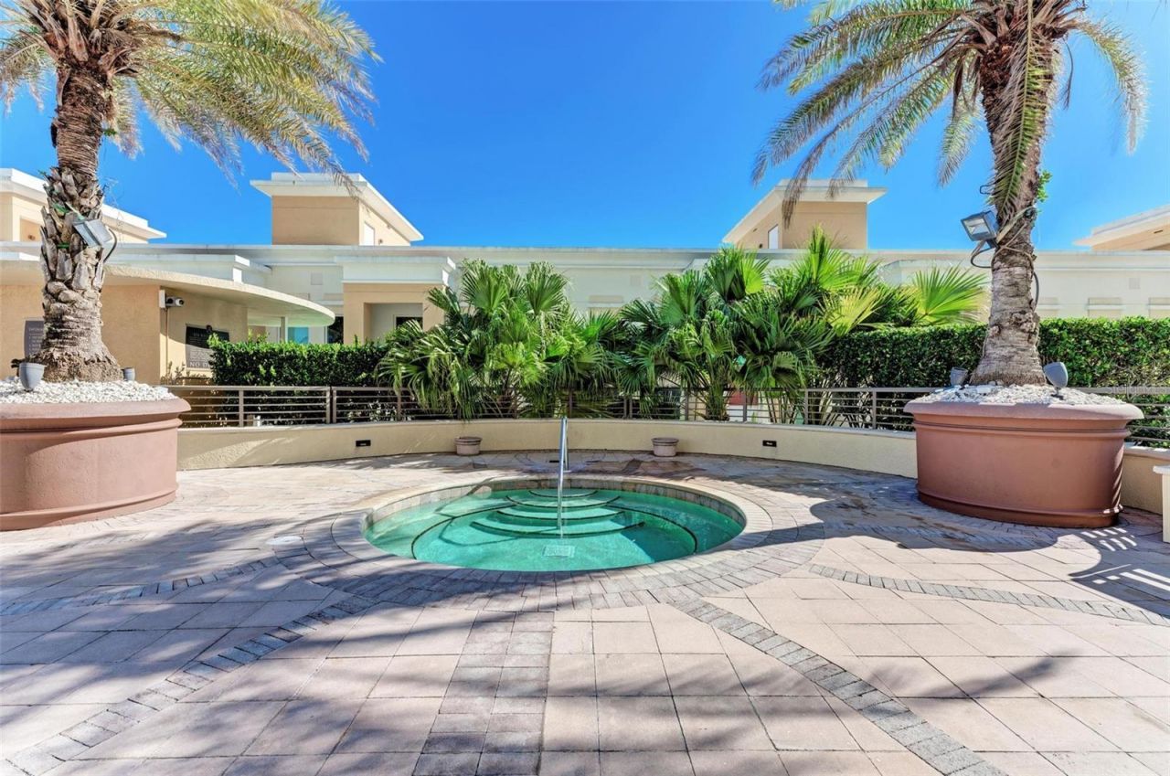 800 N Tamiami Trail, Unit 212, Sarasota, FL 34236 Photo