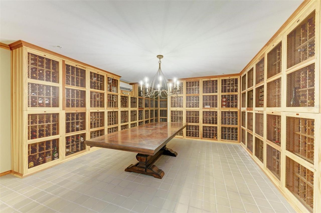 800 N Tamiami Trail, Unit 212, Sarasota, FL 34236 Photo