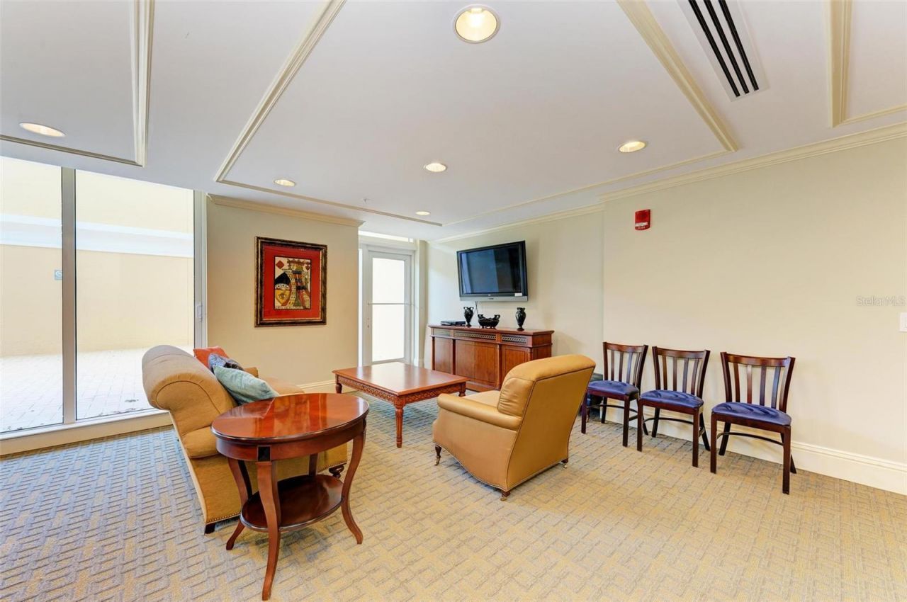 800 N Tamiami Trail, Unit 212, Sarasota, FL 34236 Photo