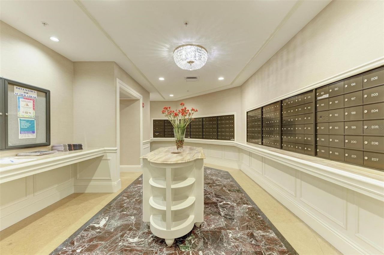 800 N Tamiami Trail, Unit 212, Sarasota, FL 34236 Photo