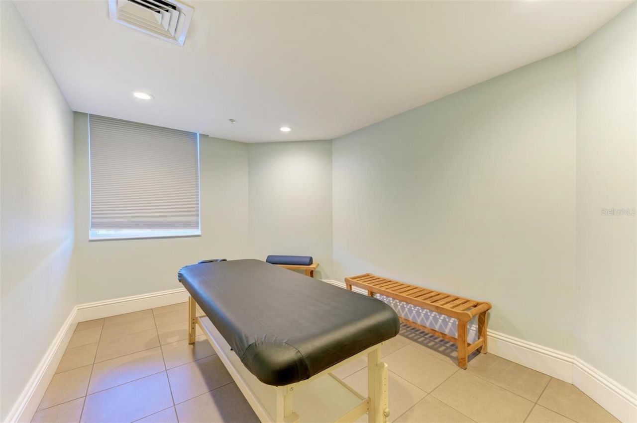 800 N Tamiami Trail, Unit 212, Sarasota, FL 34236 Photo