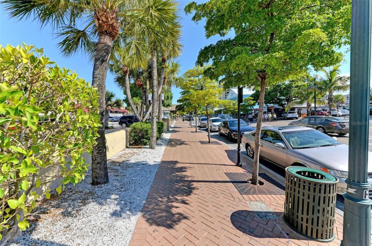 800 N Tamiami Trail, Unit 212, Sarasota, FL 34236 Photo