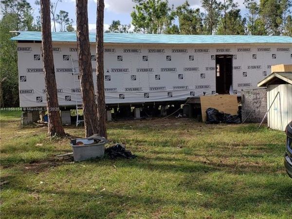 8360 Barbie, North Fort Myers, FL 33917