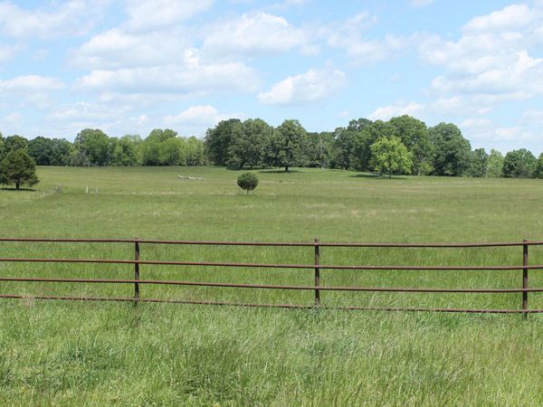 2231 W Highway, Thayer, MO 65791