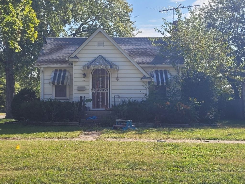 801 S Monroe Street, Streator, IL 61364 Main Photo