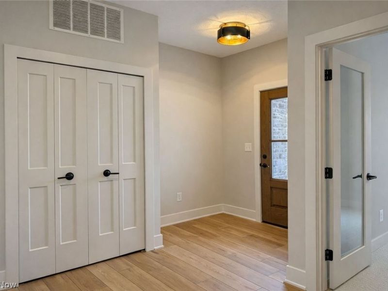 421 Bordeaux Boulevard, Broadview Heights, OH 44147 Photo 2