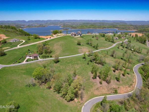 2069 Edgewater Sounds, Morristown, TN 37814