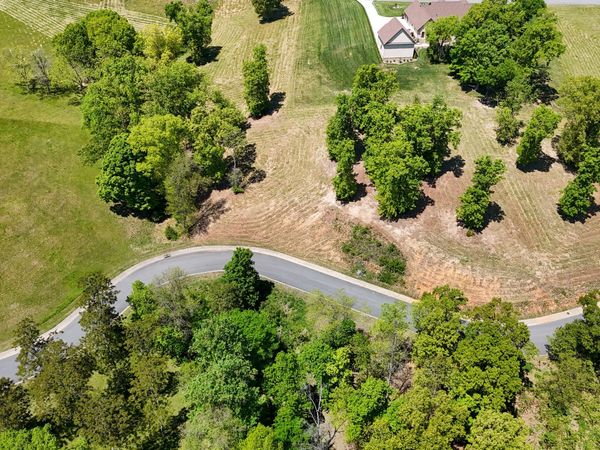 2069 Edgewater Sounds, Morristown, TN 37814