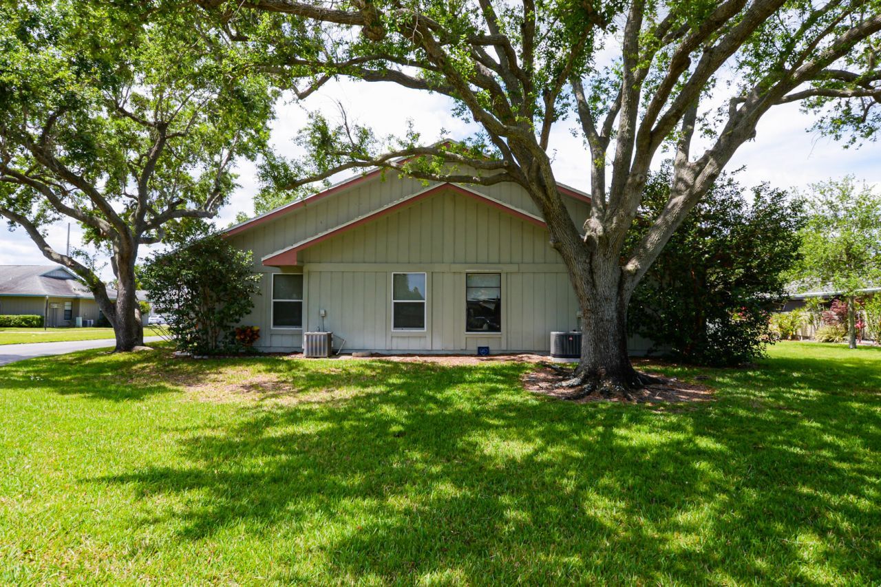 3914 NW Cinnamon Tree Circle, Jensen Beach, FL 34957 Photo