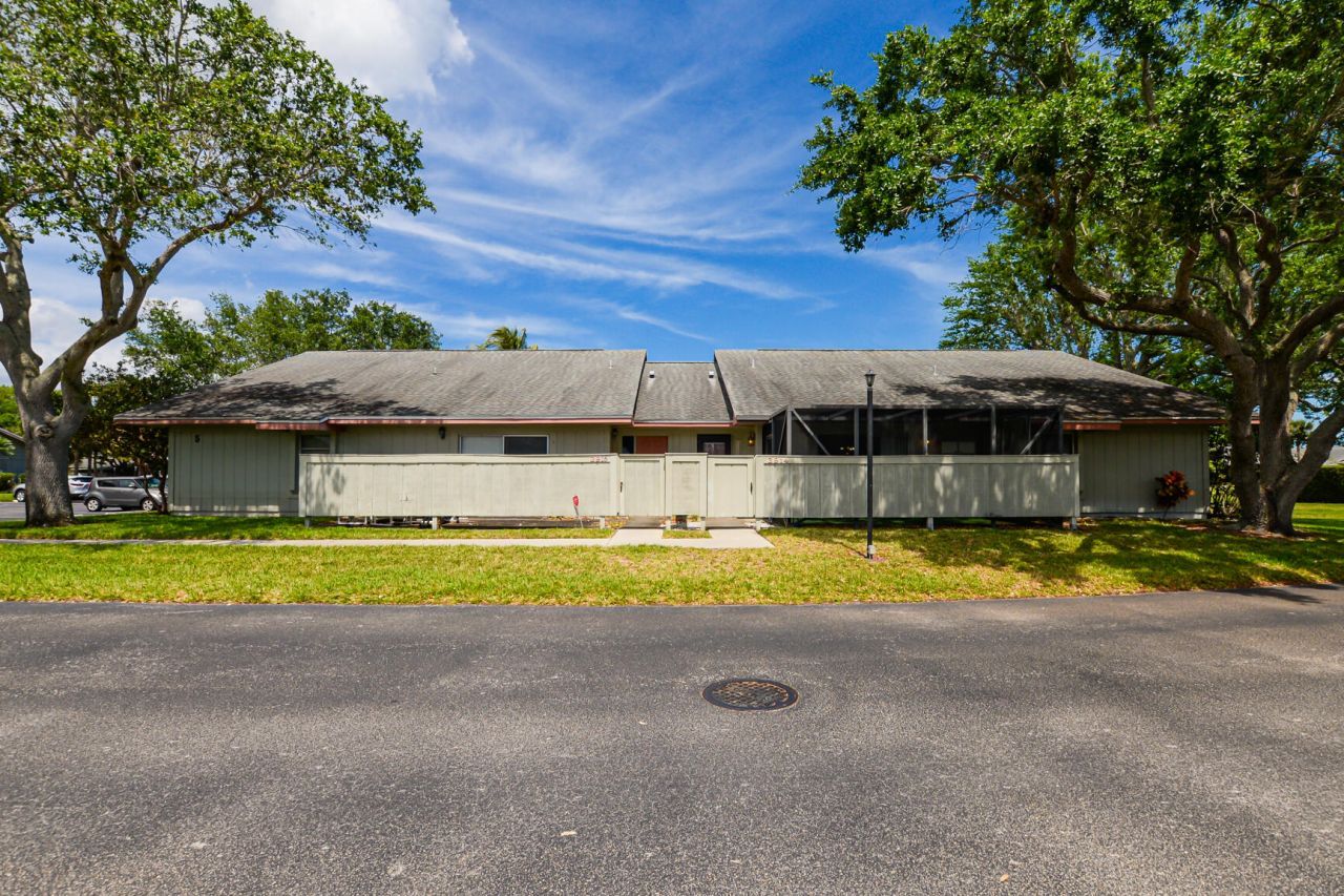 3914 NW Cinnamon Tree Circle, Jensen Beach, FL 34957 Photo