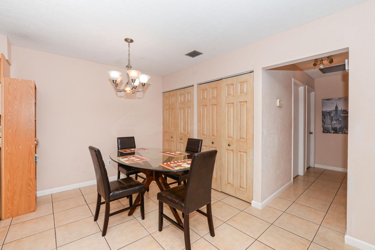 3914 NW Cinnamon Tree Circle, Jensen Beach, FL 34957 Photo