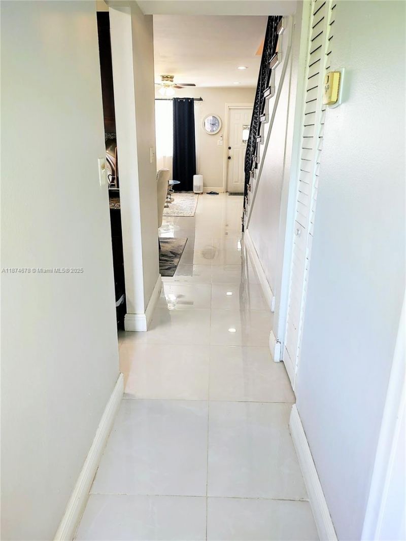 2831 Pierce St, Unit 205, Hollywood, FL 33020 Photo