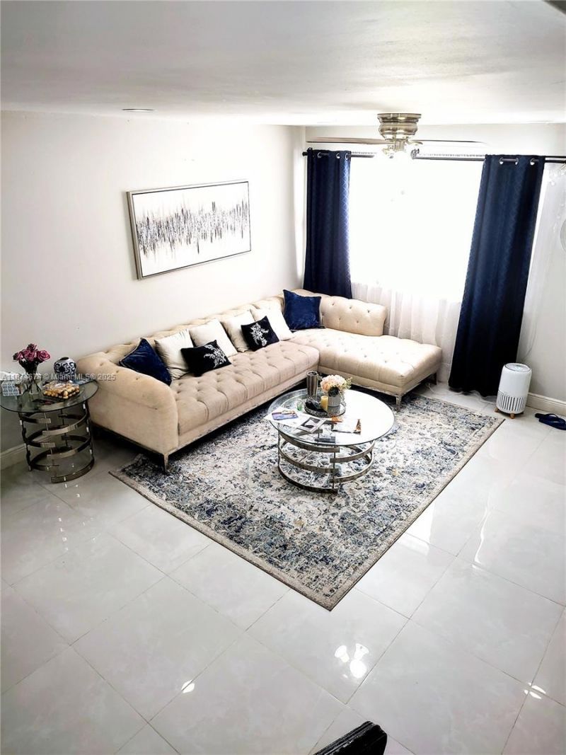 2831 Pierce St, Unit 205, Hollywood, FL 33020 Photo