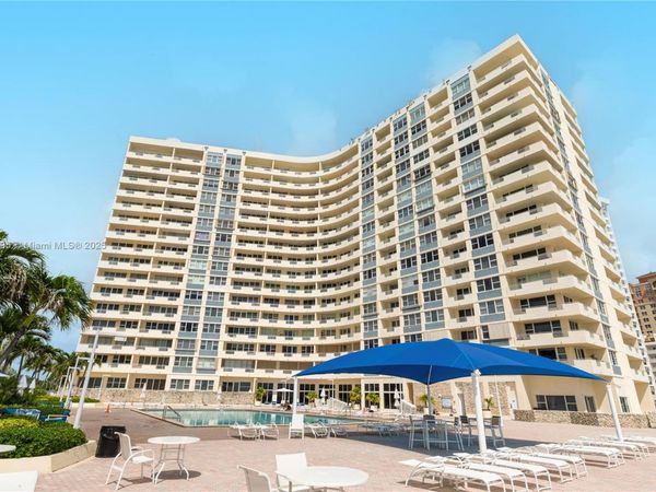 3180 S Ocean Dr, Unit 1517, Hallandale Beach, FL 33009