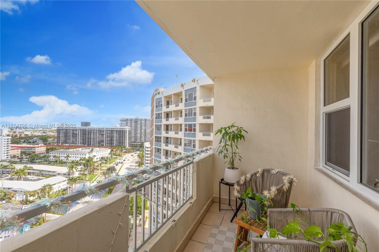 3180 S Ocean Dr, Unit 1517, Hallandale Beach, FL 33009 Photo